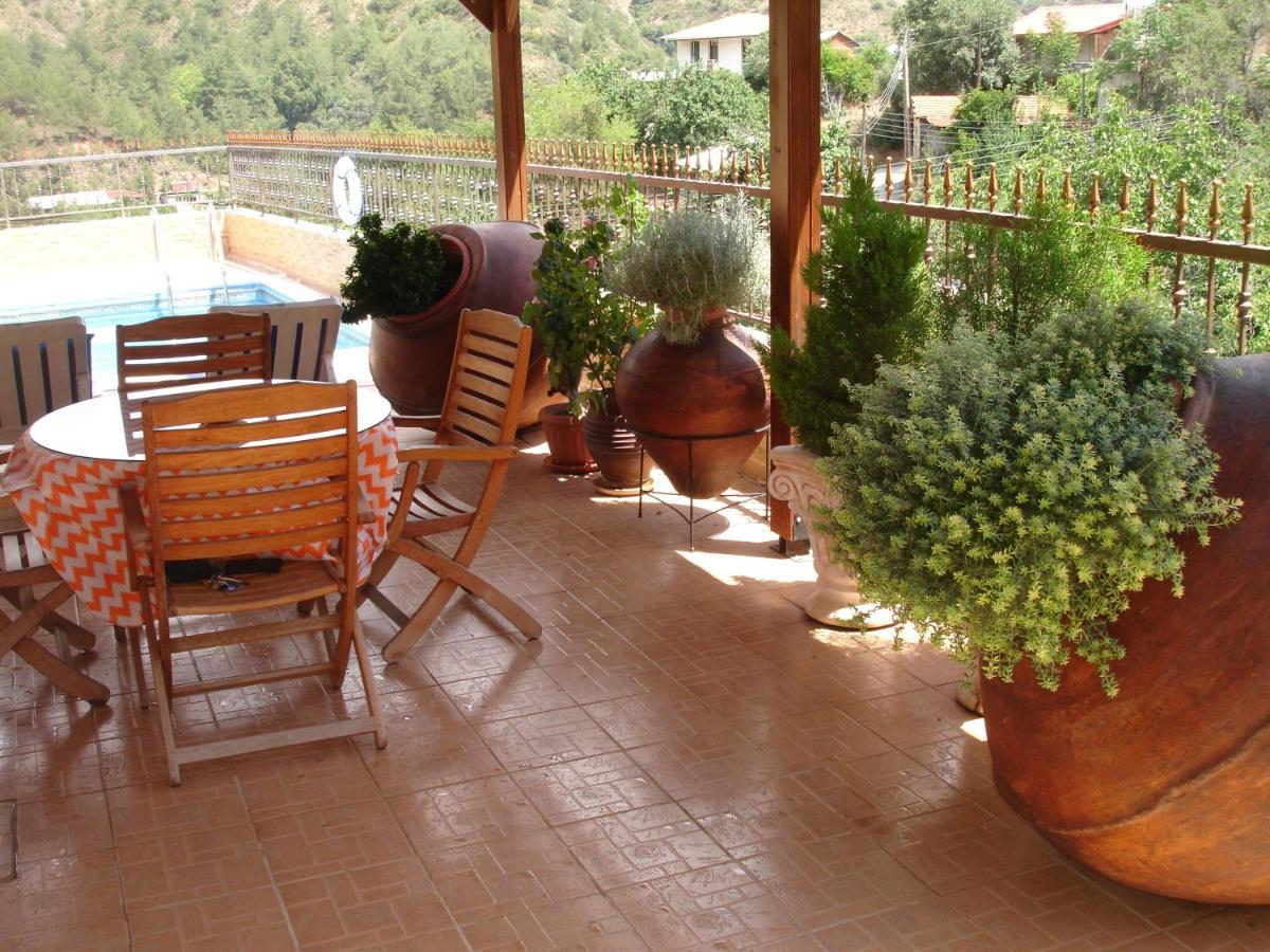 The Love Holiday House Tris Elies Exteriör bild