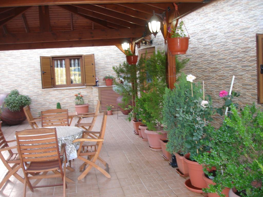 The Love Holiday House Tris Elies Exteriör bild